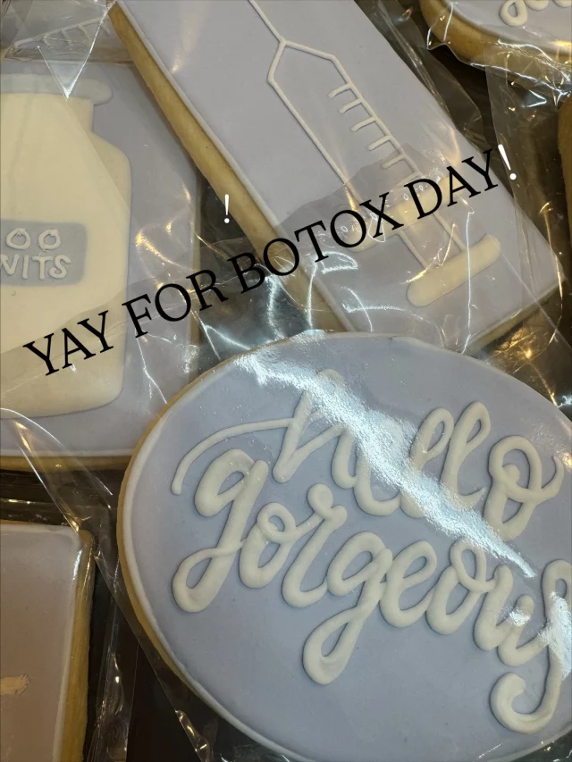 Thank you to our wonderful #ALLE rep, Kitty!!! 

A little #sugar to kick off our #BOTOXDAY

🩷 @alle @allerganaesthetics @botoxcosmetic 🩷